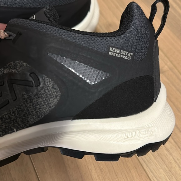 KEEN Women's Terradora Flex WP Hiking Shoes - Black/Peachy - Picture 8 of 10